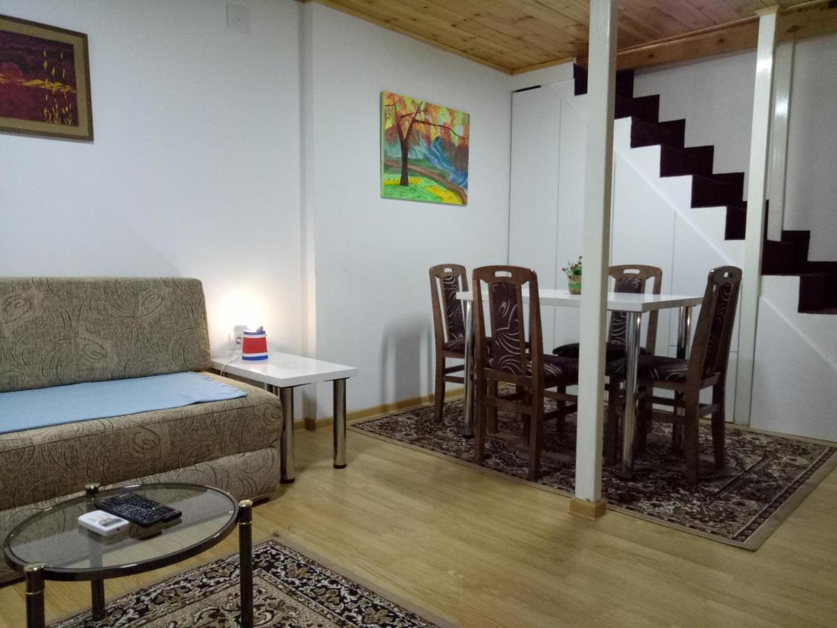 Tiki Apartmen เบลเกรด ภายนอก รูปภาพ