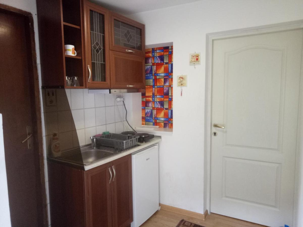 Tiki Apartmen เบลเกรด ภายนอก รูปภาพ